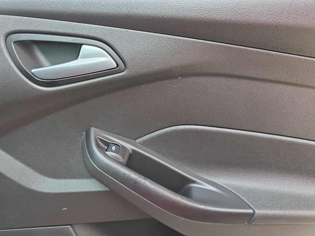 Ford Focus 4dr Sdn SE 2015