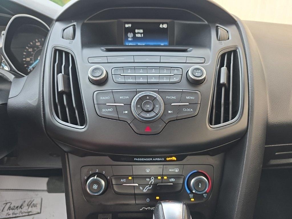 2015 Ford Focus SE - Photo 16
