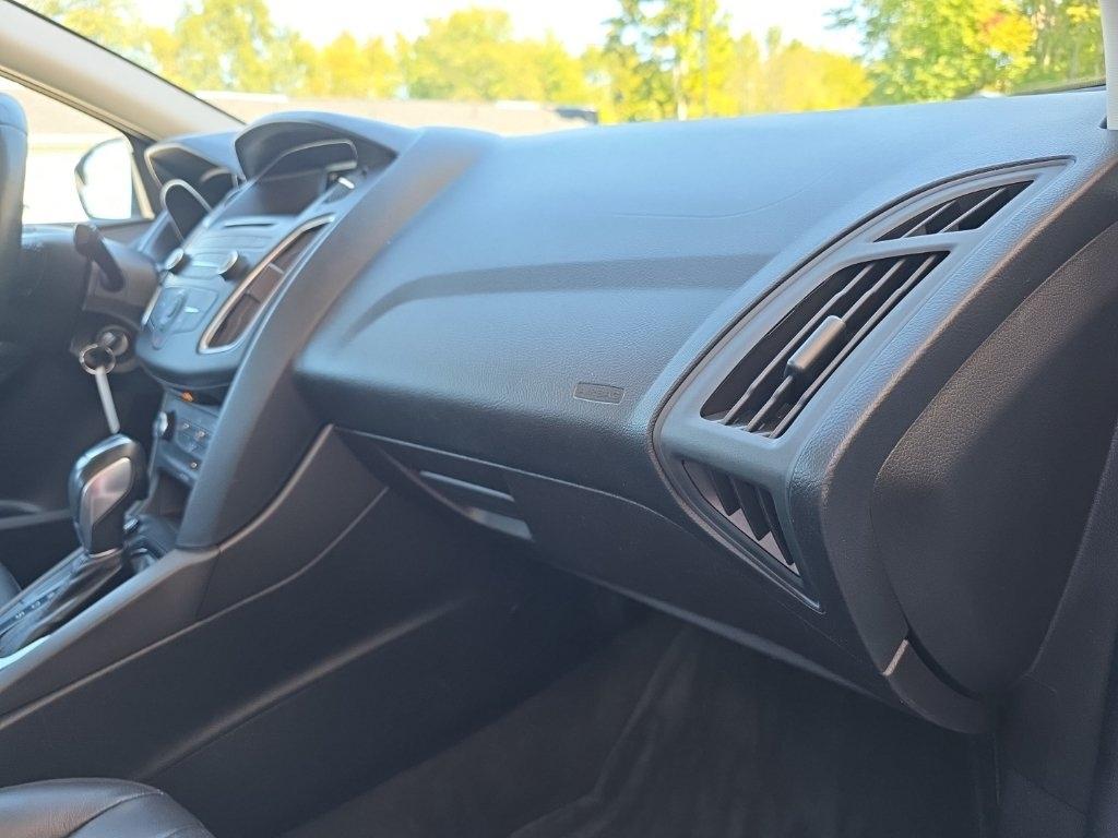 Ford Focus 4dr Sdn SE 2015