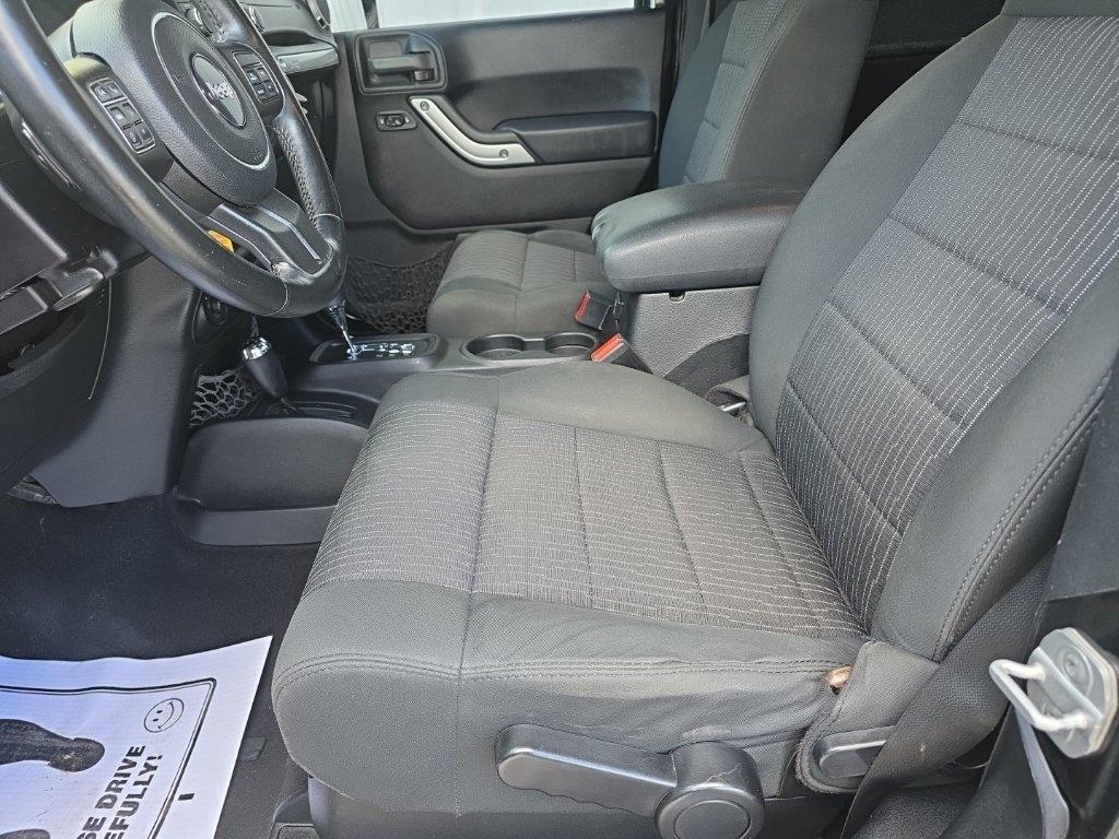 Jeep Wrangler 4WD 2dr Sahara 2012