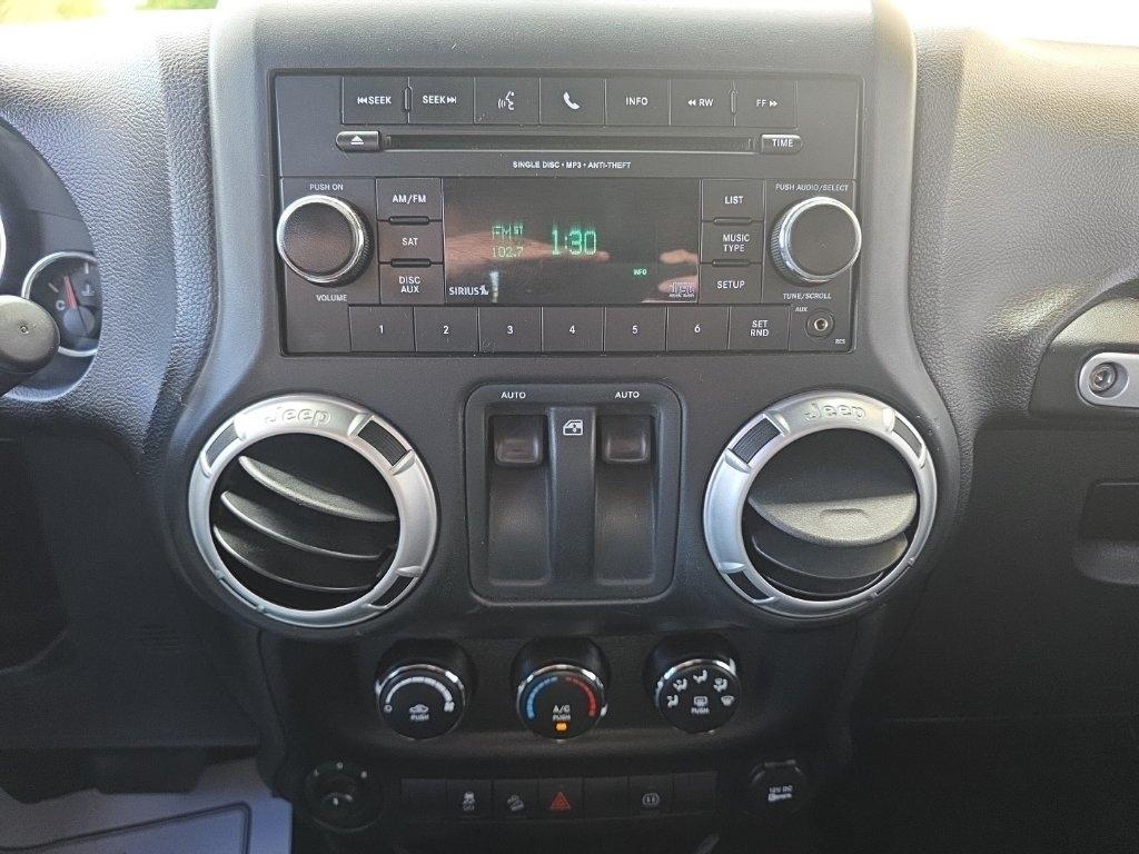Jeep Wrangler 4WD 2dr Sahara 2012