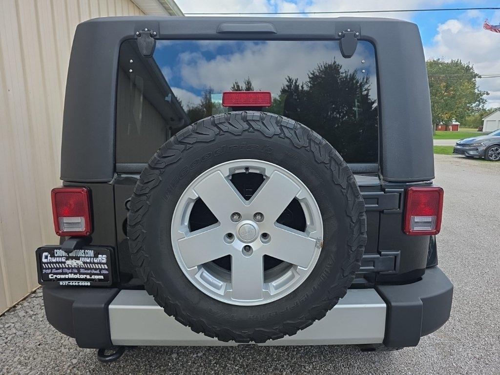 Jeep Wrangler 4WD 2dr Sahara 2012