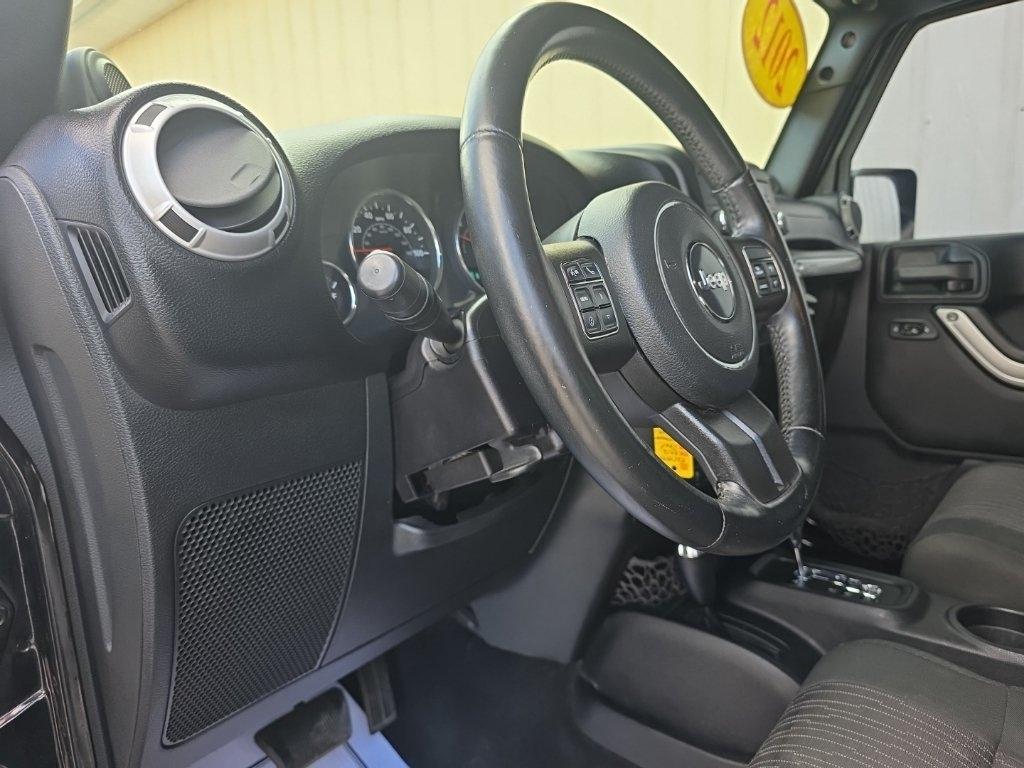 Jeep Wrangler 4WD 2dr Sahara 2012