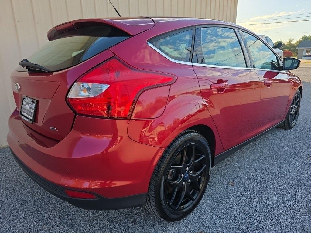 Ford Focus 5dr HB SEL 2012