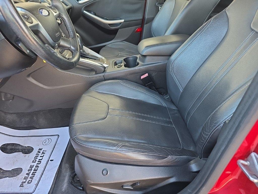 Ford Focus 5dr HB SEL 2012