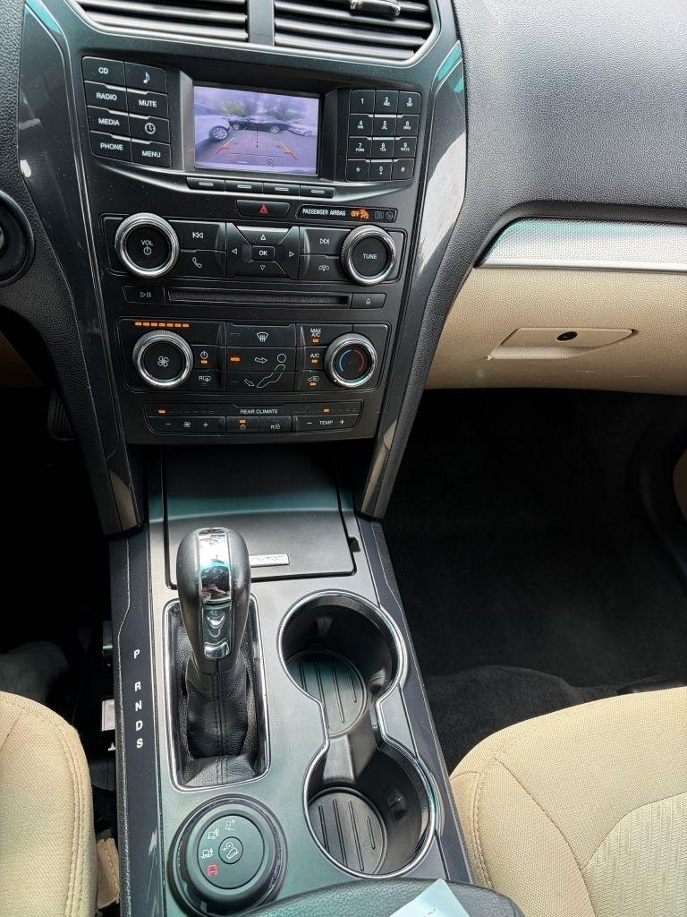 Ford Explorer Base 4WD 2016