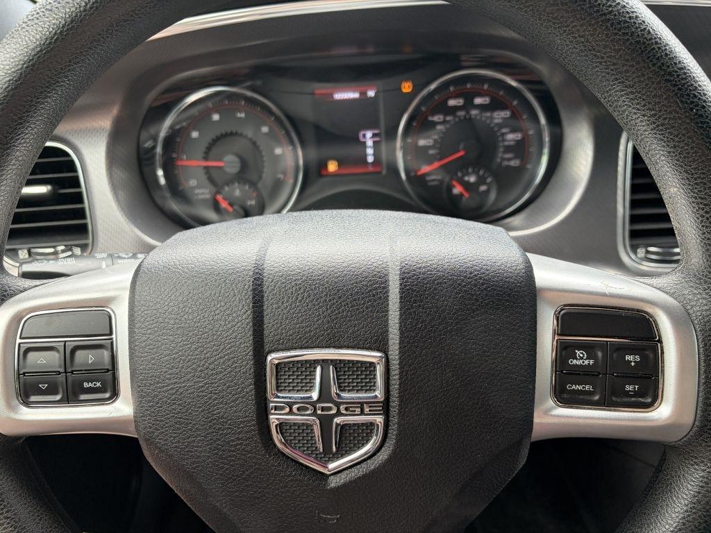 Dodge Charger SE 2012