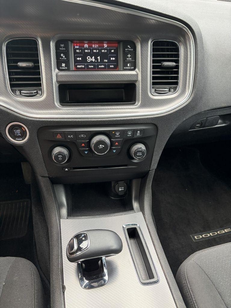 Dodge Charger SE 2012