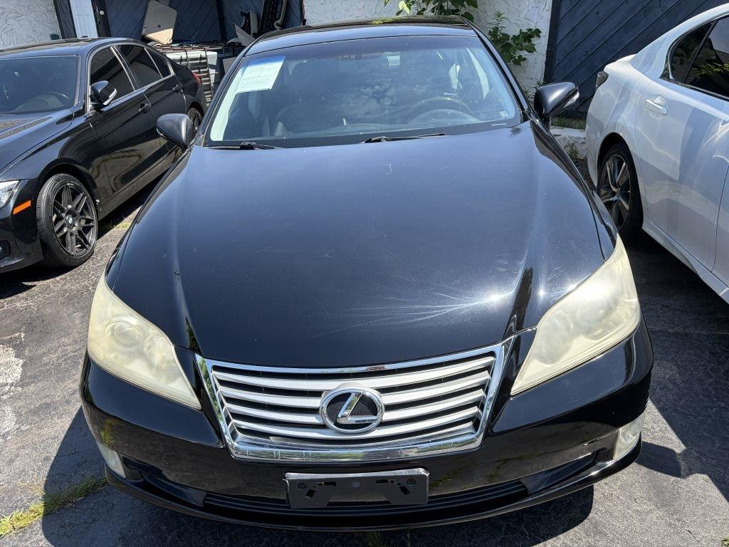 Lexus ES 350 Sedan 2011