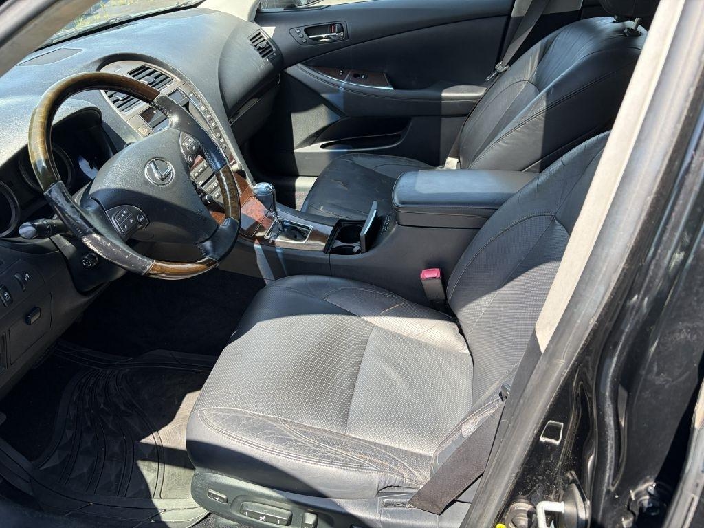 Lexus ES 350 Sedan 2011