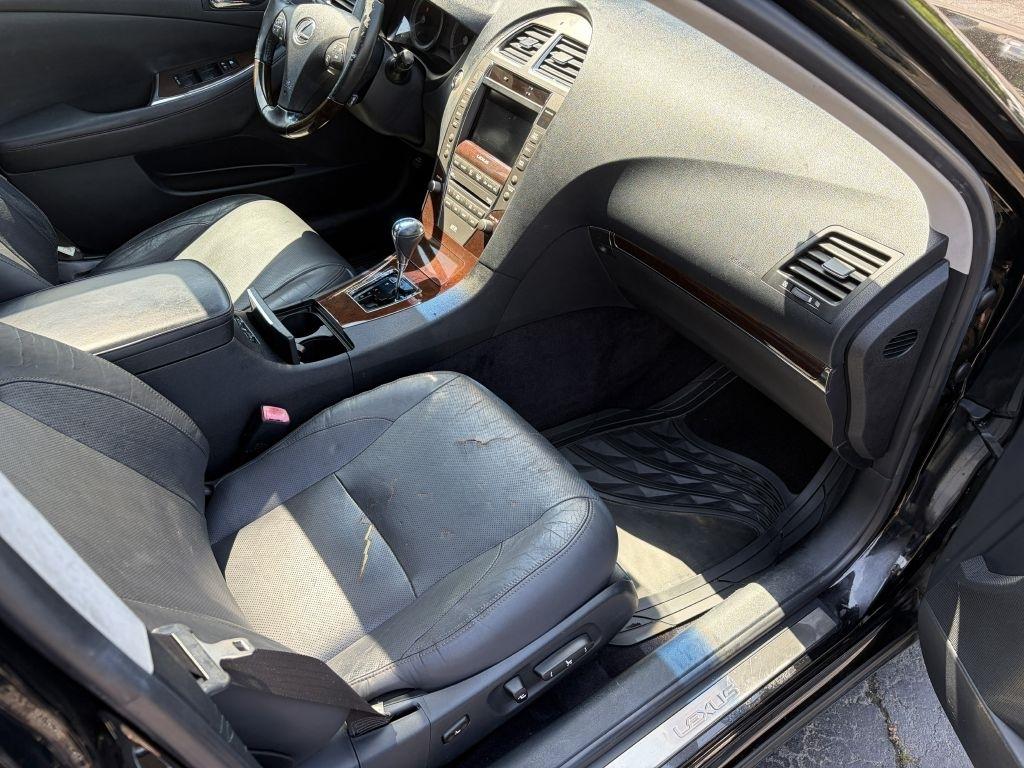 Lexus ES 350 Sedan 2011