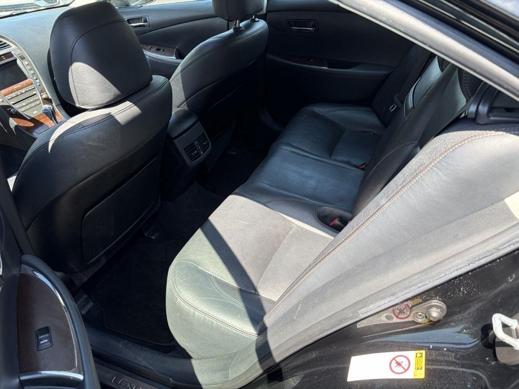 Lexus ES 350 Sedan 2011