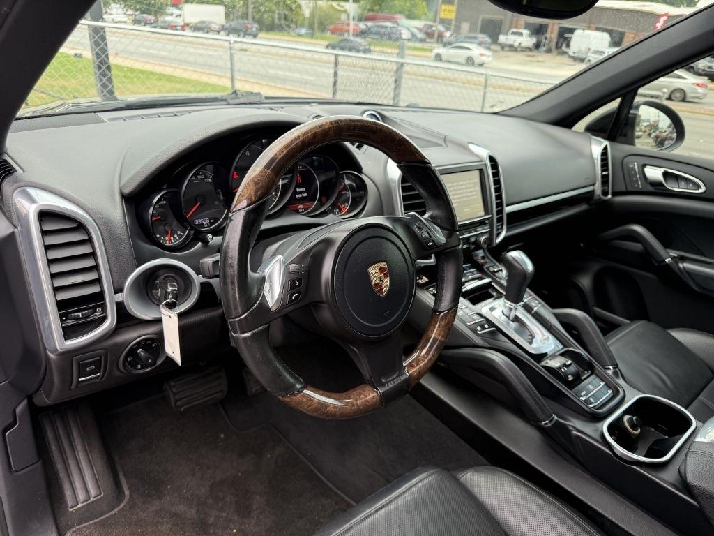 Porsche Cayenne Base 2014