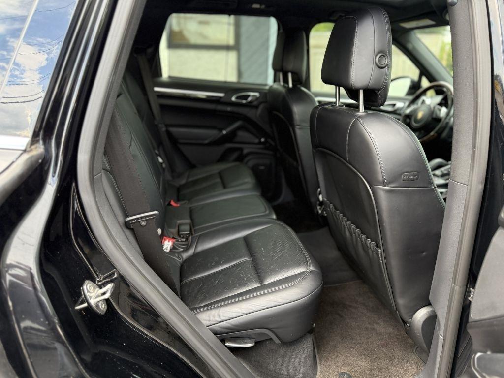 Porsche Cayenne Base 2014