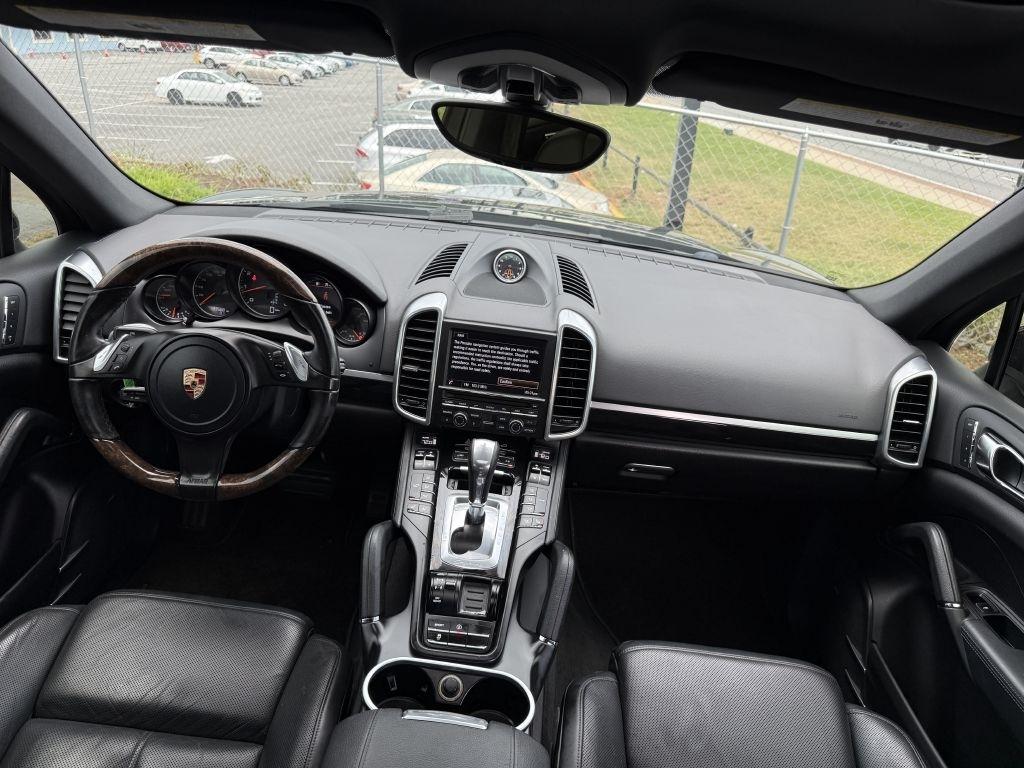 Porsche Cayenne Base 2014