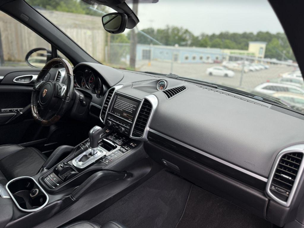 Porsche Cayenne Base 2014