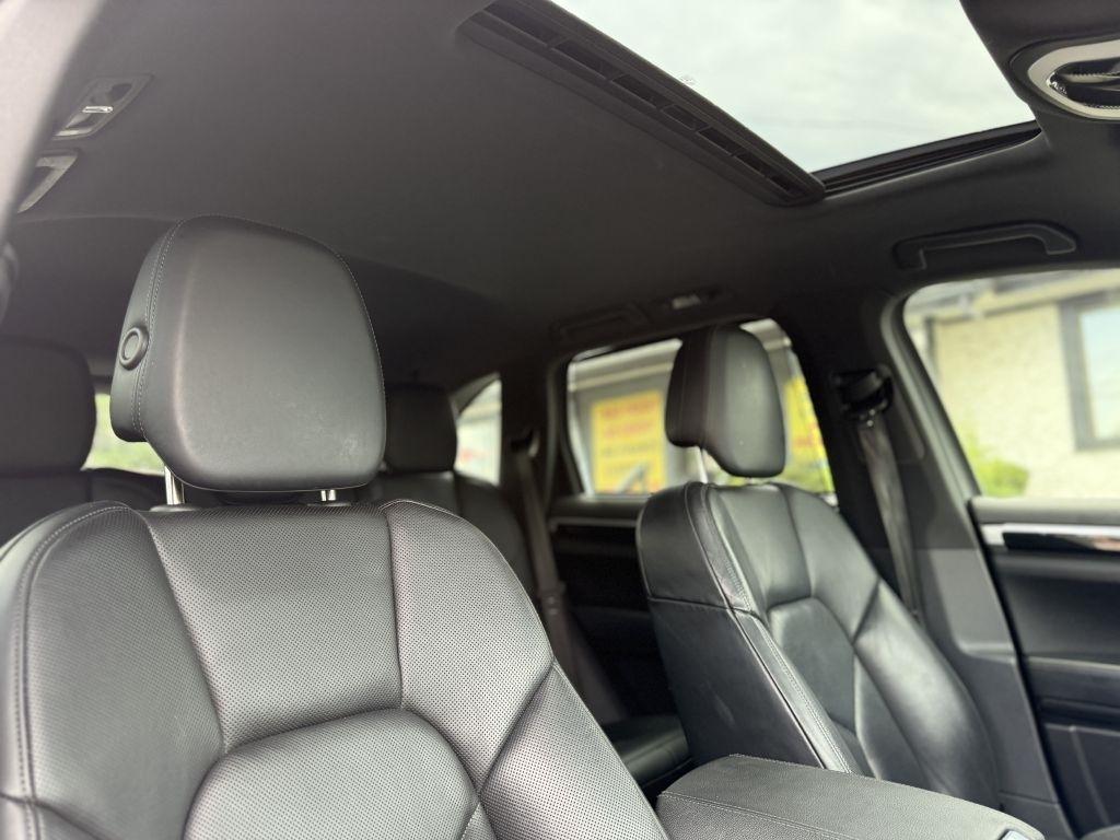 Porsche Cayenne Base 2014