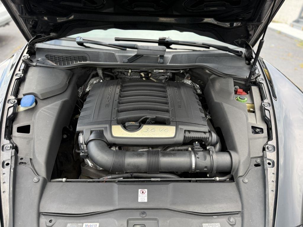 Porsche Cayenne Base 2014
