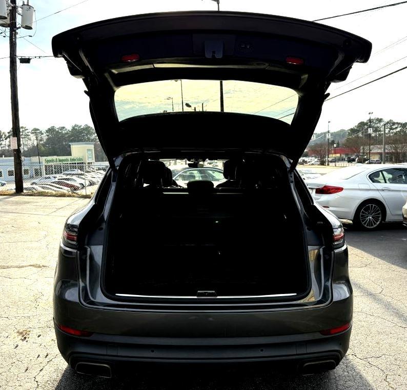 Porsche Cayenne Base 2020