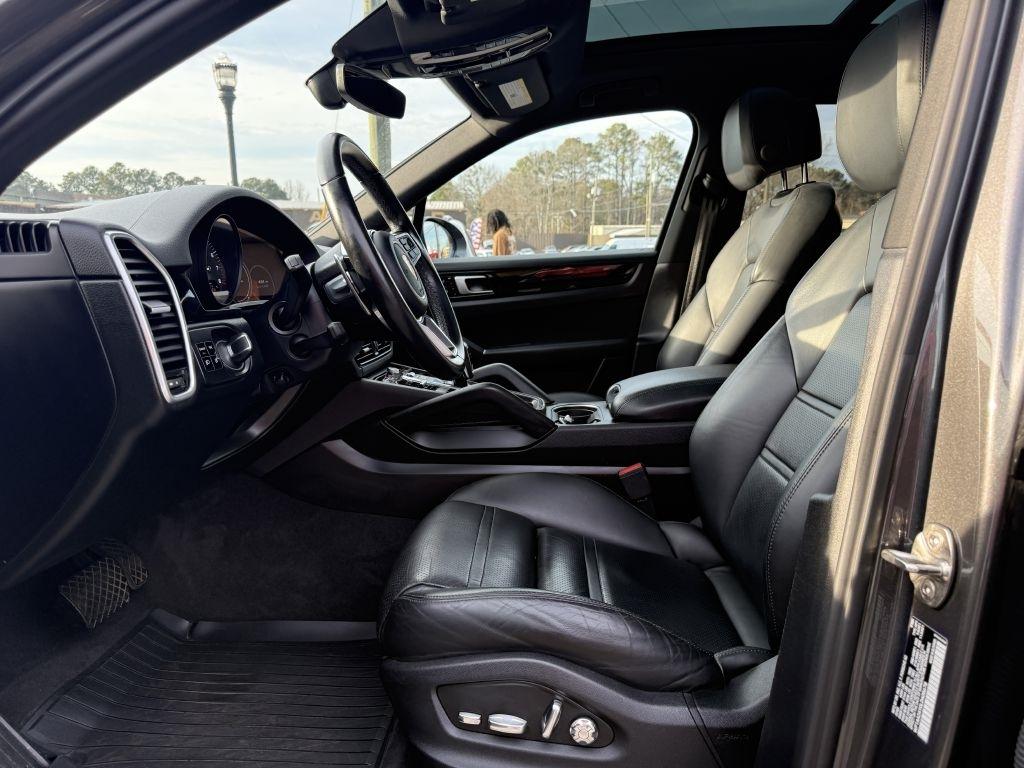 Porsche Cayenne Base 2020
