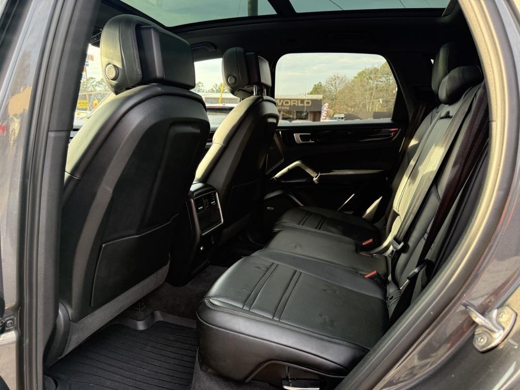Porsche Cayenne Base 2020