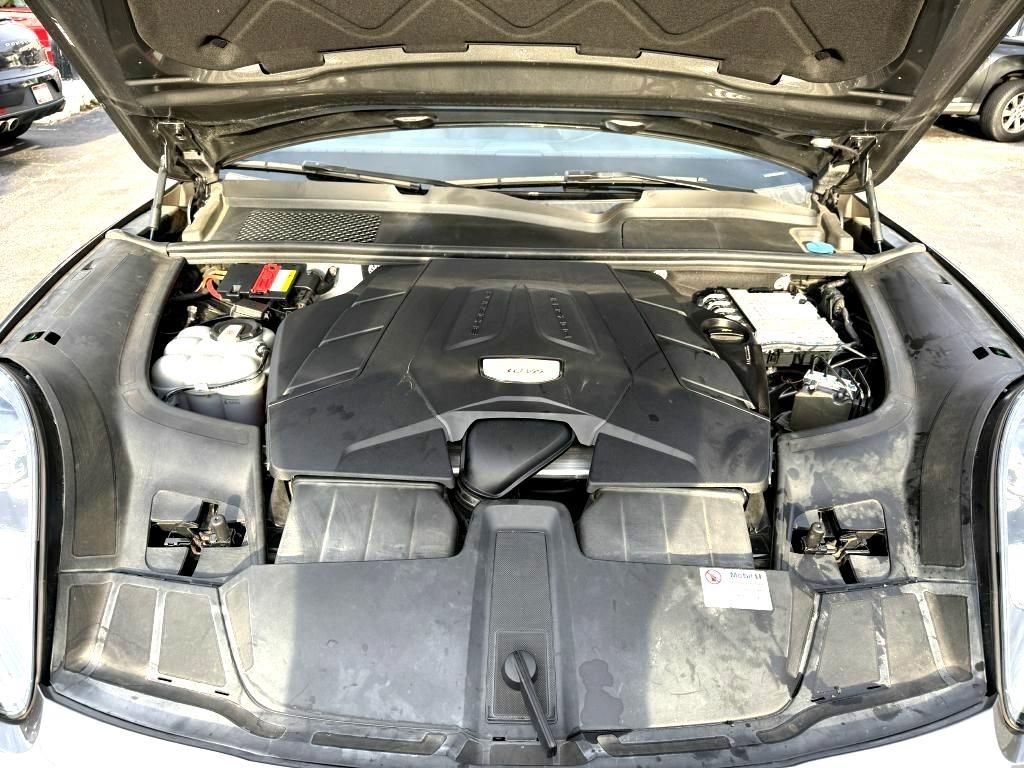 Porsche Cayenne Base 2020