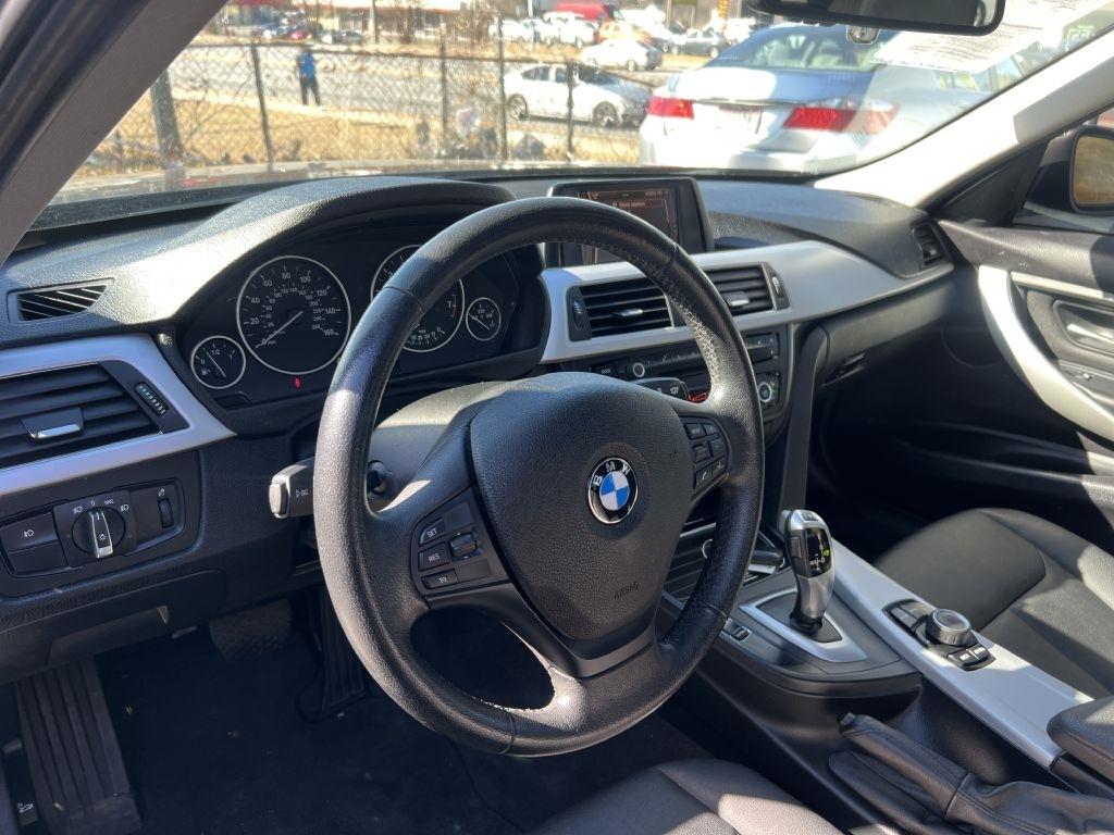 BMW 3-Series 328i xDrive Sedan 2013