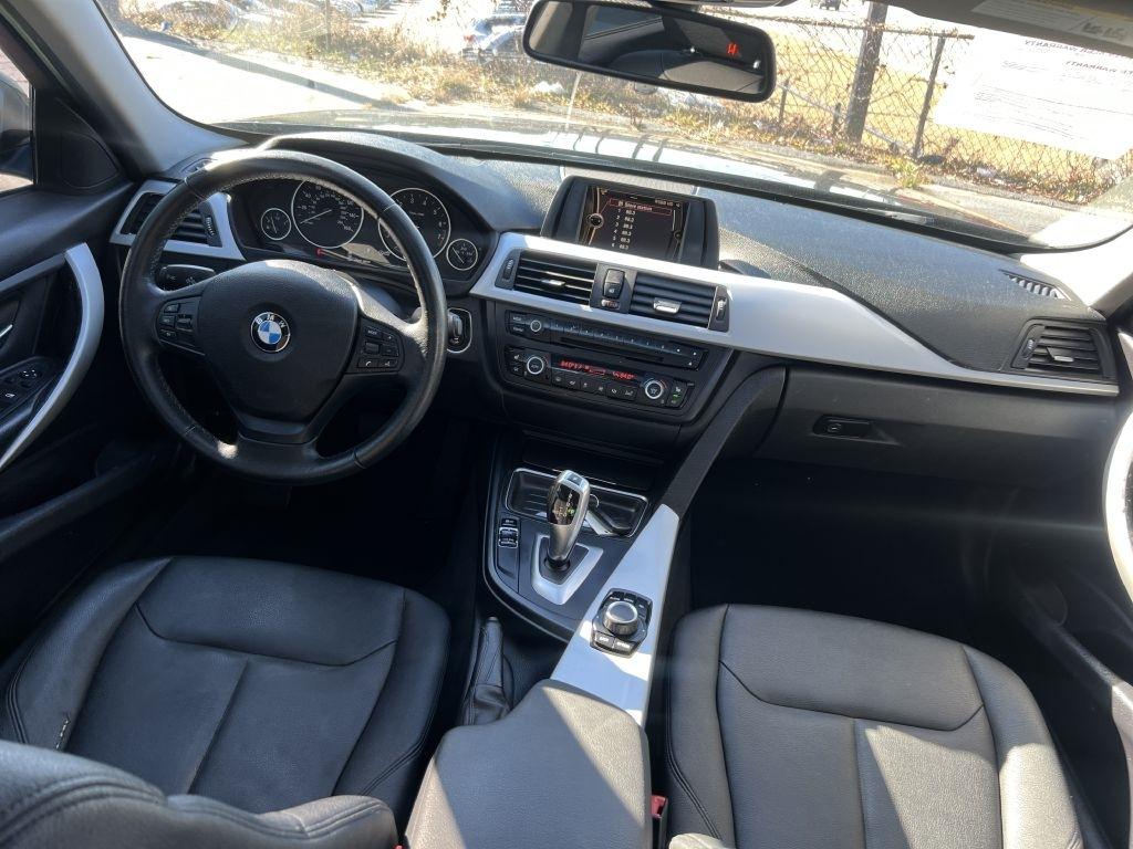 BMW 3-Series 328i xDrive Sedan 2013