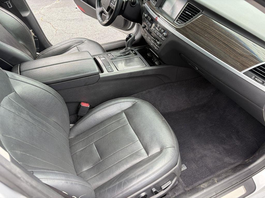 Hyundai Genesis 3.8L 2015