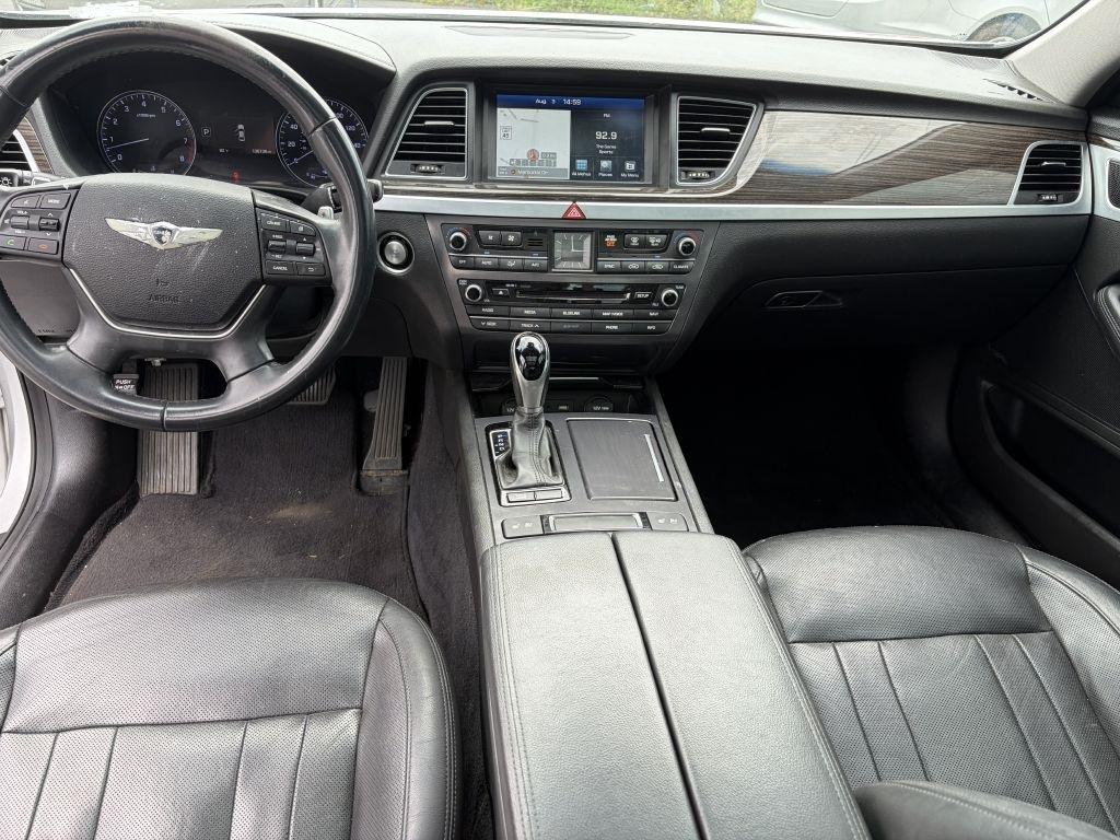 Hyundai Genesis 3.8L 2015