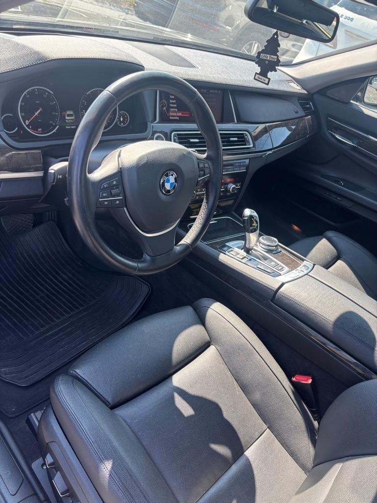 BMW 7-Series 740iL 2015