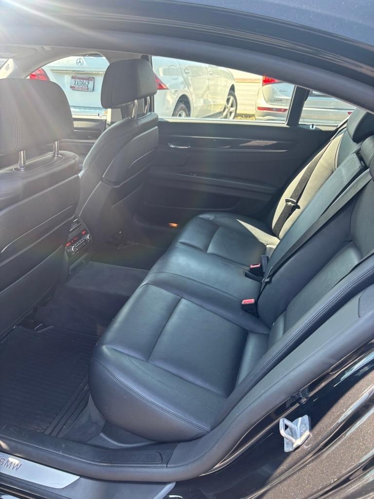 BMW 7-Series 740iL 2015