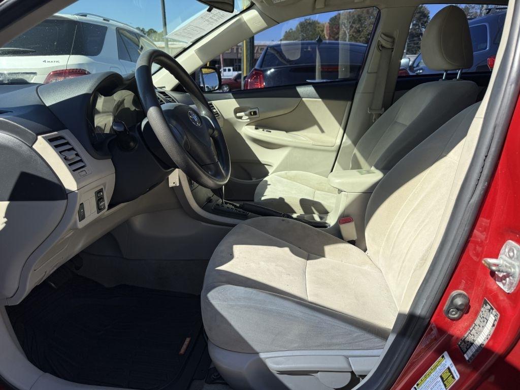 Toyota Corolla L 5-Speed MT 2012