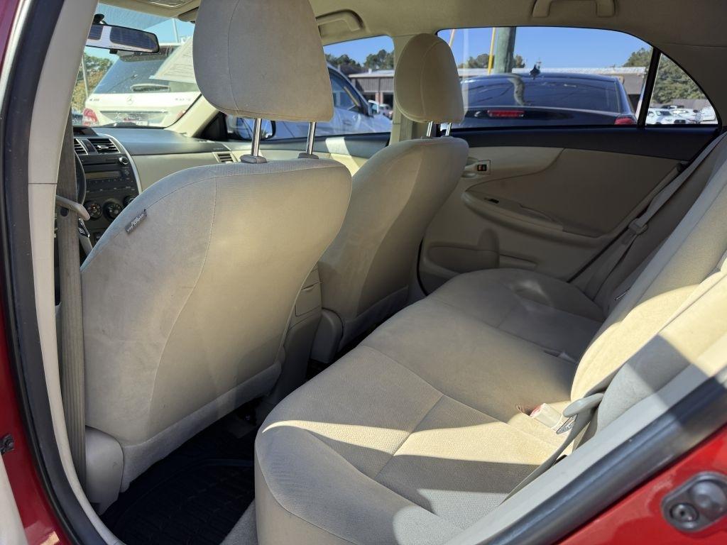 Toyota Corolla L 5-Speed MT 2012