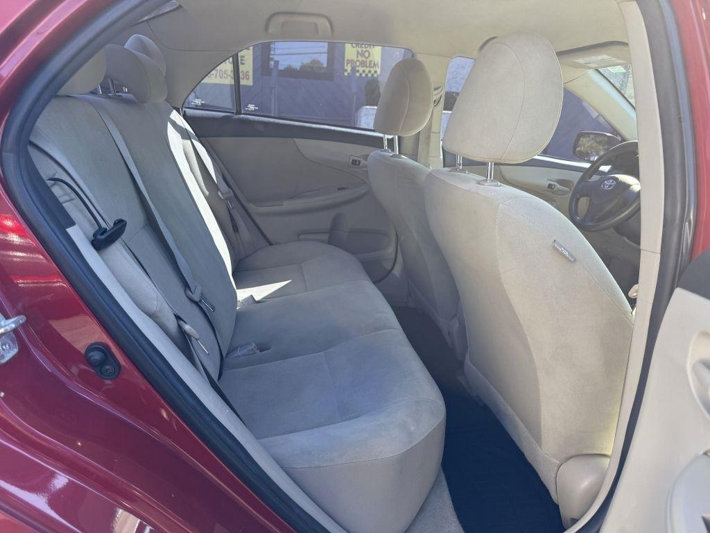 Toyota Corolla L 5-Speed MT 2012