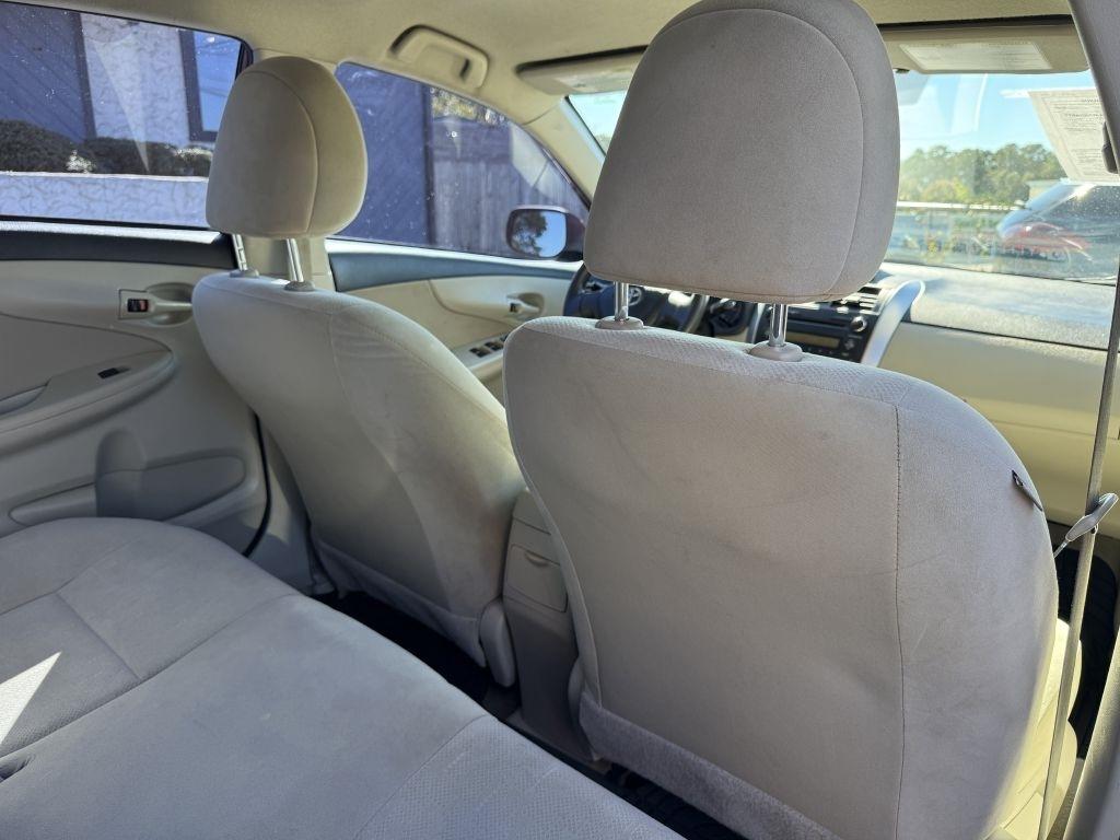 Toyota Corolla L 5-Speed MT 2012