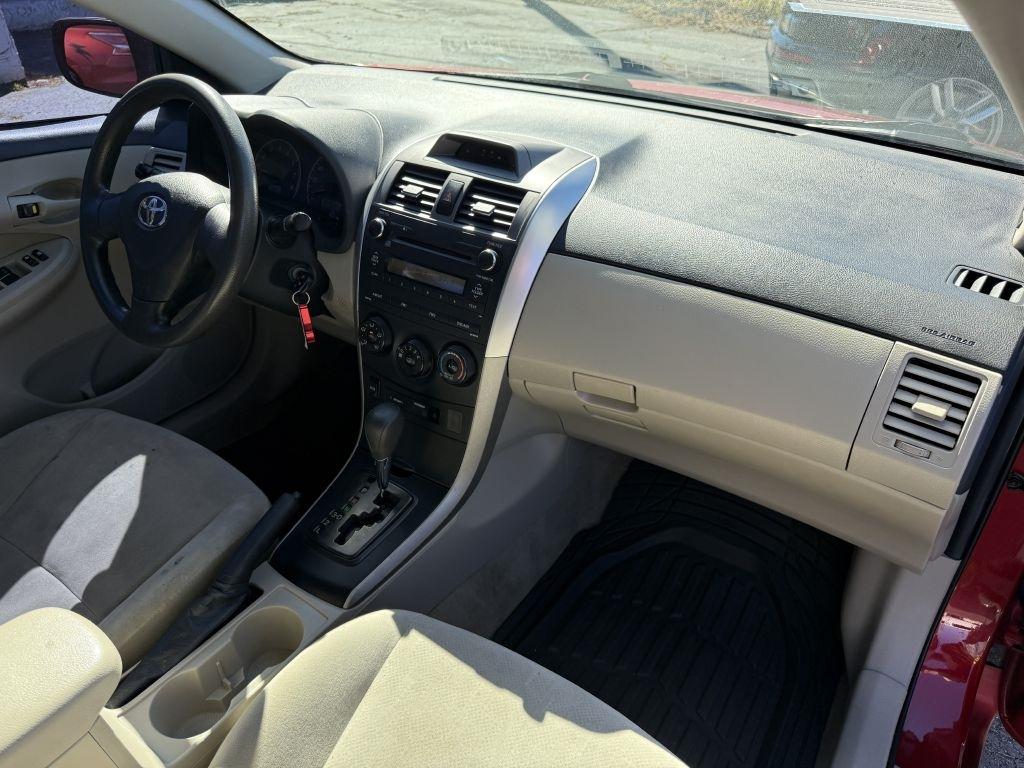 Toyota Corolla L 5-Speed MT 2012