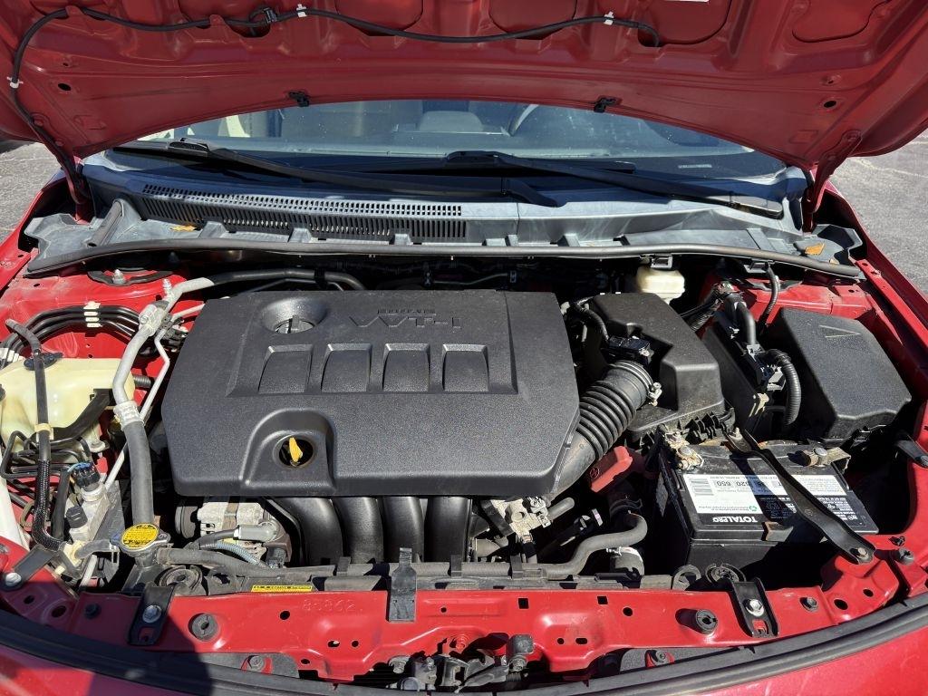 Toyota Corolla L 5-Speed MT 2012
