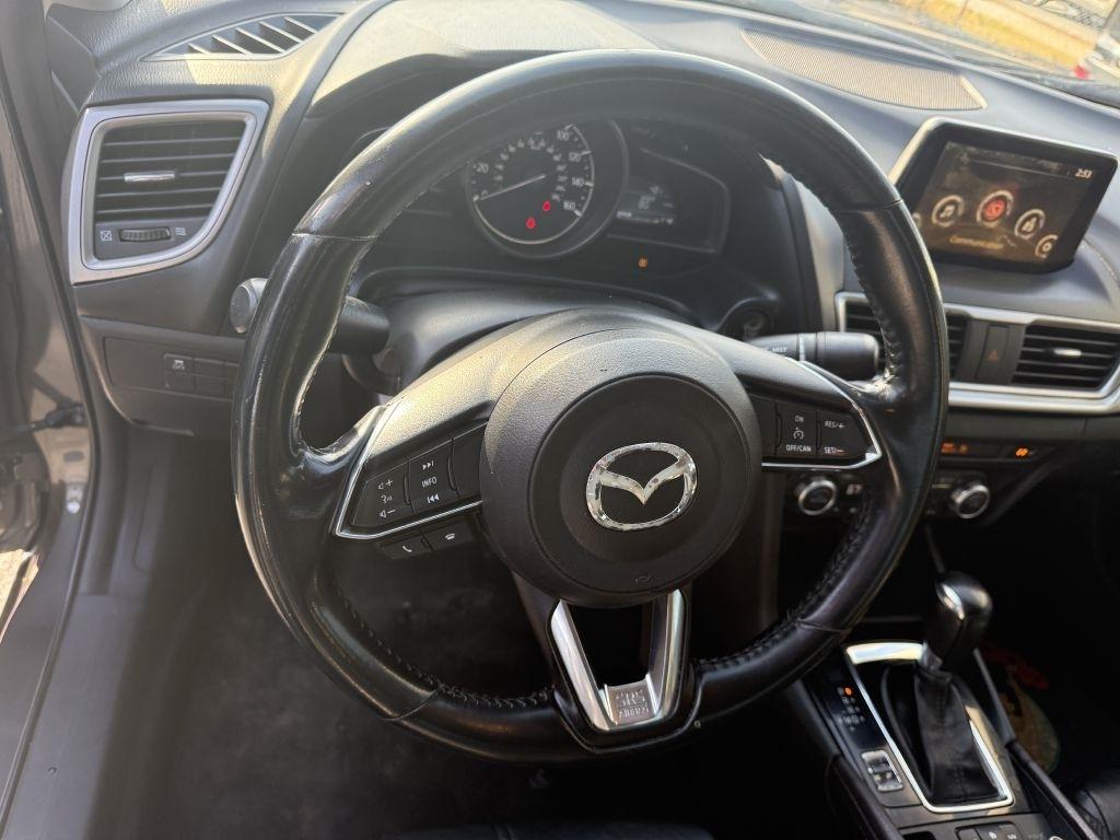 Mazda MAZDA3 i Touring AT 4-Door 2017