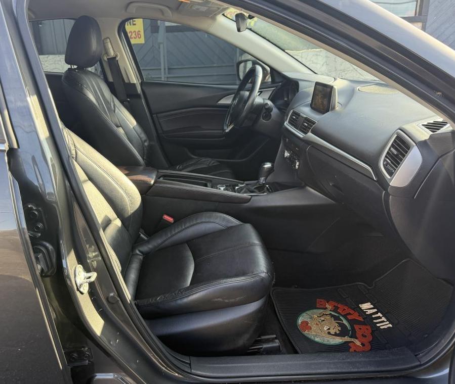 Mazda MAZDA3 i Touring AT 4-Door 2017