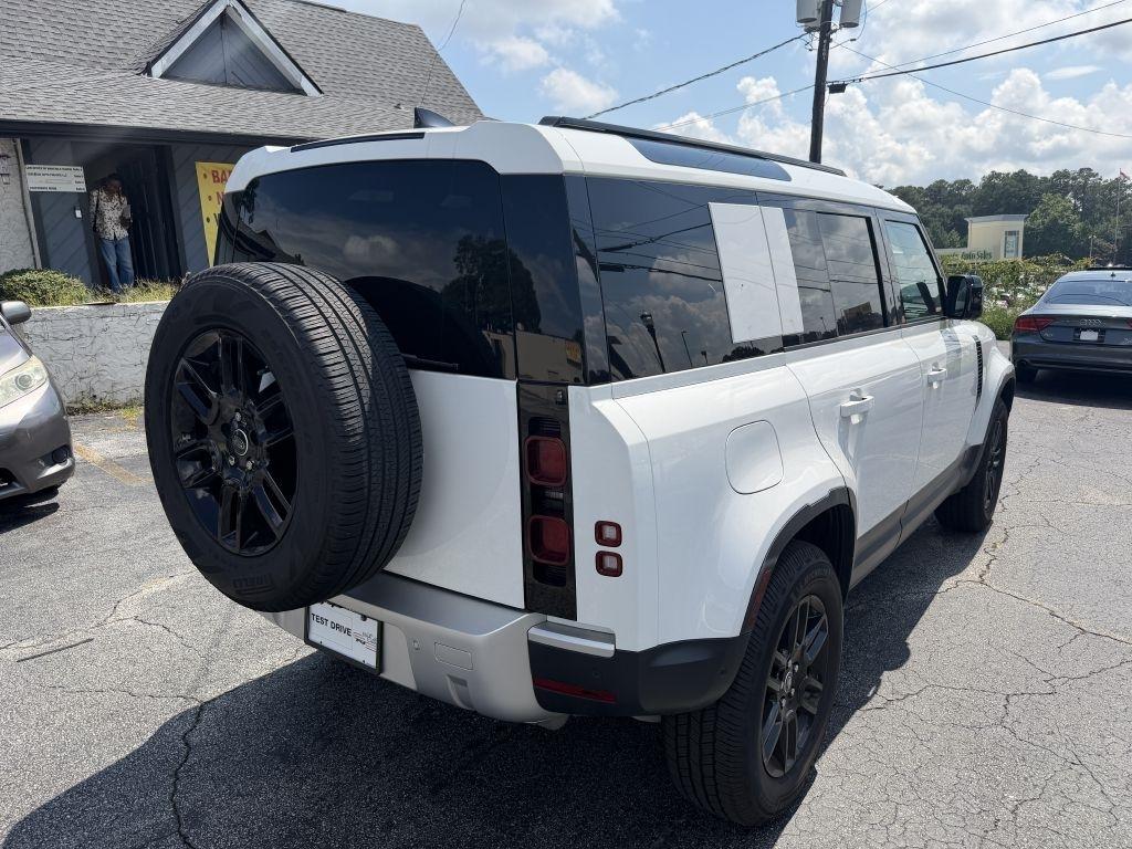 Land Rover Defender P300 110 S 2025