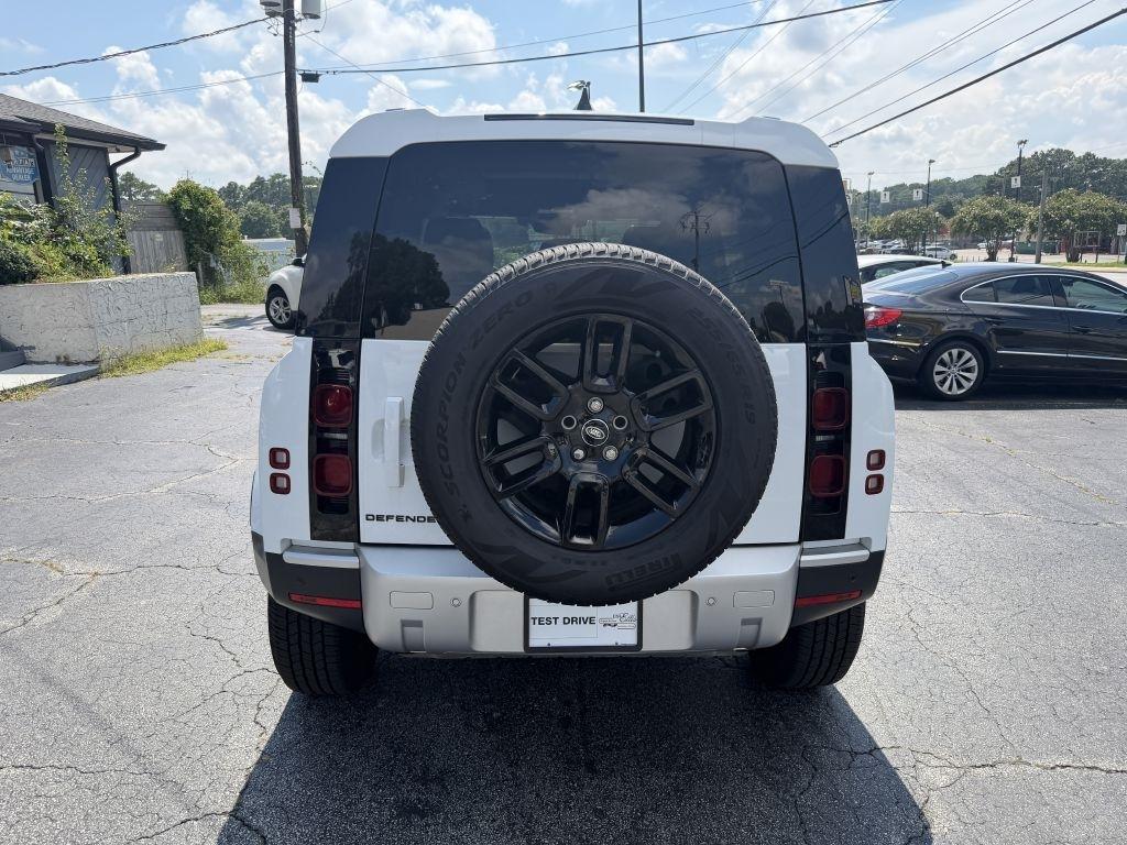 Land Rover Defender P300 110 S 2025