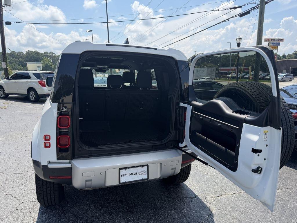 Land Rover Defender P300 110 S 2025