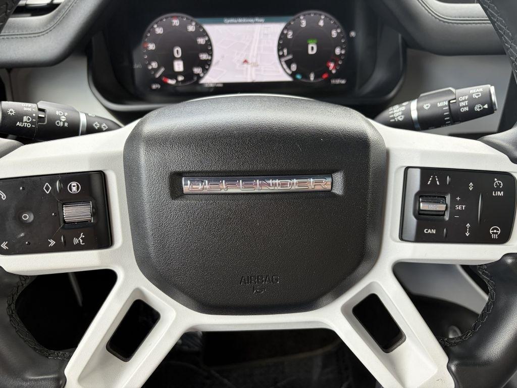 Land Rover Defender P300 110 S 2025