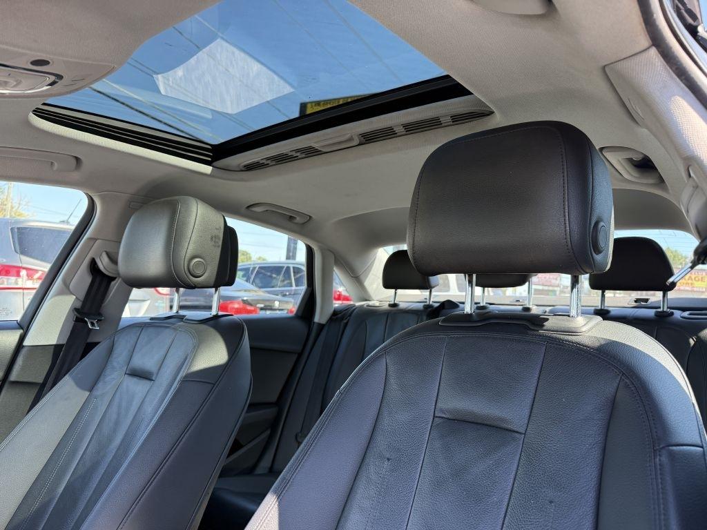 Audi A4 2.0T Premium Sedan 2017