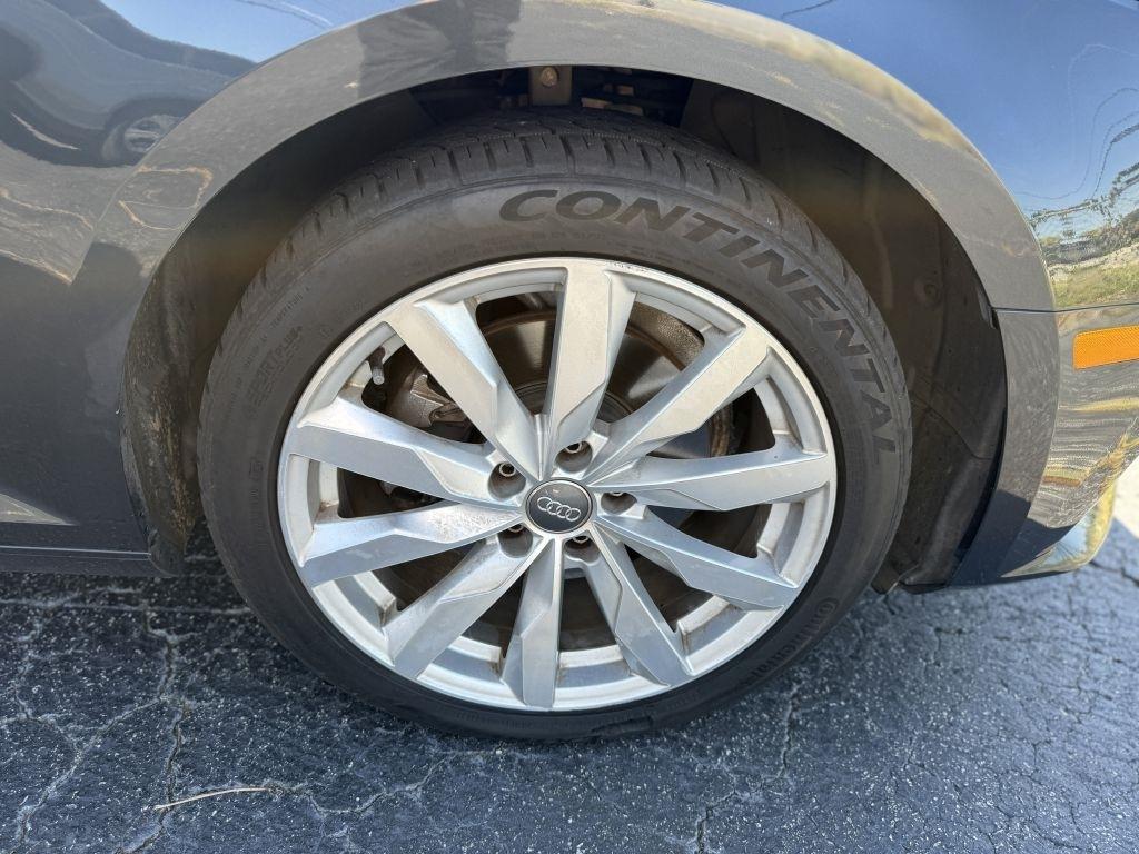 Audi A4 2.0T Premium Sedan 2017