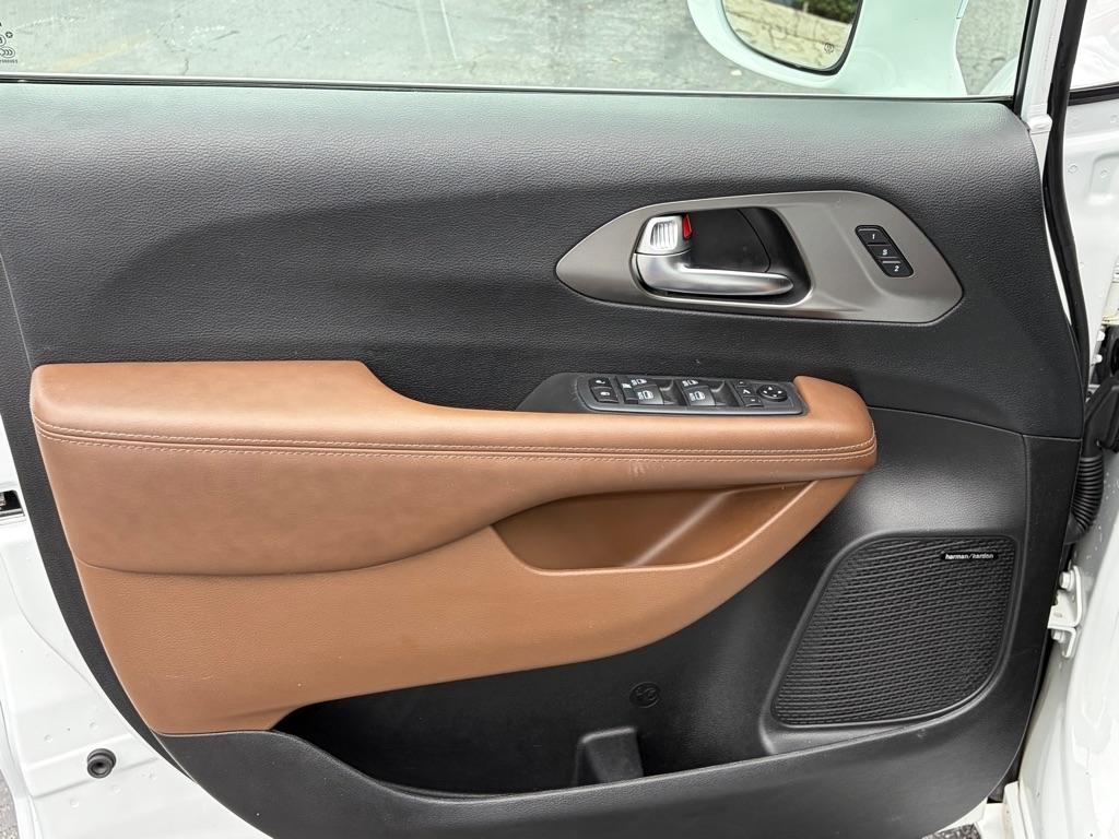Chrysler Pacifica Limited 2020