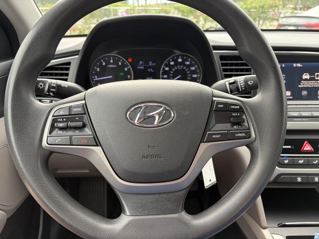 Hyundai Elantra Value Edition 6A 2017