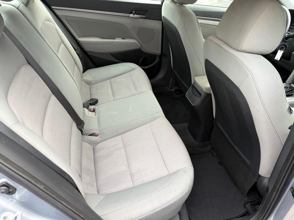 Hyundai Elantra Value Edition 6A 2017