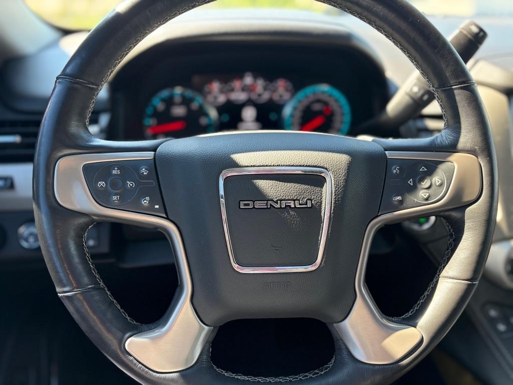 GMC Yukon Denali 4WD 2017
